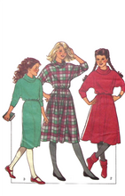 Load image into Gallery viewer, Vintage Sewing Pattern: Style 4248
