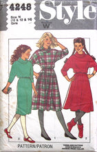 Load image into Gallery viewer, Vintage Sewing Pattern: Style 4248
