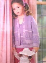 Load image into Gallery viewer, Vintage Knitting Book RENETRICOTS Book102
