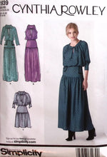 Load image into Gallery viewer, Sewing Pattern: Simplicity 1939
