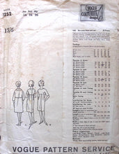 Load image into Gallery viewer, Vintage Sewing Pattern: Vogue 1252
