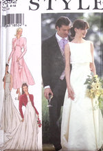 Load image into Gallery viewer, Vintage Sewing Pattern: Style 2692

