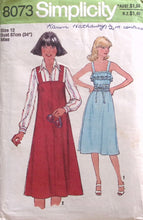 Load image into Gallery viewer, Vintage Sewing Pattern: Simplicity 8073
