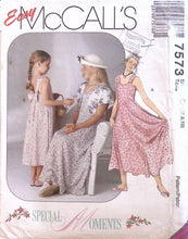 Load image into Gallery viewer, Vintage Sewing Pattern: McCalls 7573
