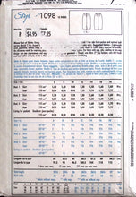 Load image into Gallery viewer, Vintage Sewing Pattern: Style 1098
