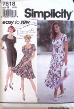 Load image into Gallery viewer, Vintage Sewing Pattern: Simplicity 7818
