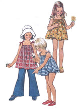 Load image into Gallery viewer, Vintage Sewing Pattern: Simplicity 5705
