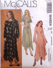 Load image into Gallery viewer, Sewing Pattern: McCalls M4654
