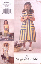 Load image into Gallery viewer, Vintage Sewing Pattern: Vogue 8953
