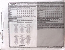 Load image into Gallery viewer, Sewing Pattern: McCalls M4654
