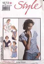 Load image into Gallery viewer, Vintage Sewing Pattern: Style 1572
