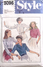 Load image into Gallery viewer, Vintage Sewing Pattern: Style 3096
