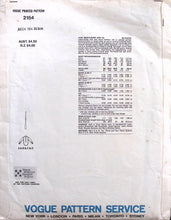 Load image into Gallery viewer, Vintage Sewing Pattern: Vogue 2154
