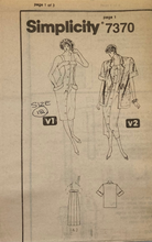 Load image into Gallery viewer, Sewing Pattern: Simplicity 7370

