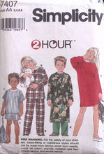 Load image into Gallery viewer, 1996 Vintage Sewing Pattern: Simplicity 7407
