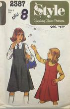 Load image into Gallery viewer, 1978 Vintage Sewing Pattern: Style 2387
