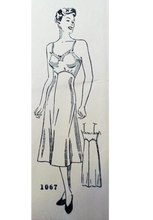 Load image into Gallery viewer, Vintage Sewing Pattern: Madame Weigel&#39;s 1067
