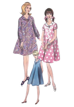 Load image into Gallery viewer, Vintage Sewing Pattern: Vogue 7010
