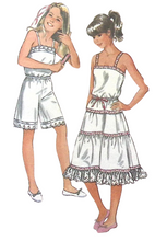 Load image into Gallery viewer, Vintage Sewing Pattern: Simplicity 5804
