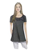 Load image into Gallery viewer, Sewing Pattern: Vogue V8950
