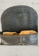 Load image into Gallery viewer, Fossil Vintage Leather Bag
