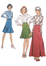 Load image into Gallery viewer, Vintage Sewing Pattern: Style 3894
