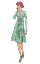 Load image into Gallery viewer, Vintage Sewing Pattern: Simplicity 6672
