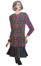 Load image into Gallery viewer, Vintage Sewing Pattern: Vogue 8484
