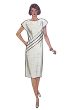 Load image into Gallery viewer, Vintage Sewing Pattern: Vogue 8674
