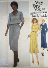 Load image into Gallery viewer, Sewing Pattern: Vogue 2065
