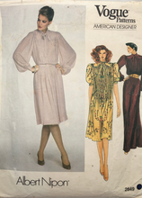 Load image into Gallery viewer, 1980&#39;s Vintage Sewing Pattern: Vogue 2849
