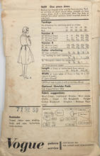 Load image into Gallery viewer, 1960&#39;s Vintage Sewing Pattern: Vogue 9629
