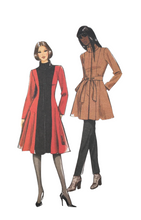 Load image into Gallery viewer, 2013 Sewing Pattern: Butterick B5966
