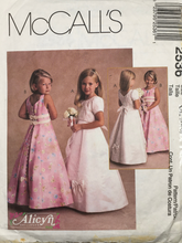 Load image into Gallery viewer, 1999 Vintage Sewing Pattern: McCalls 2536
