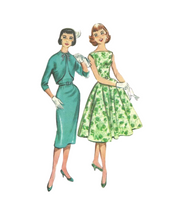 Load image into Gallery viewer, 1960’s Vintage Sewing Pattern: McCalls 4600
