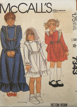 Load image into Gallery viewer, 1980 Vintage Sewing Pattern: McCalls 7343
