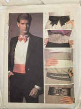 Load image into Gallery viewer, 1978 Vintage Sewing Pattern: McCalls 8861
