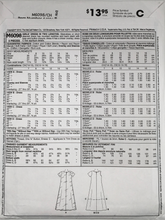 Load image into Gallery viewer, 2010  Sewing Pattern: McCalls M6098
