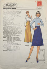 Load image into Gallery viewer, 1977 Vintage Sewing Pattern: Silver Needles Pattern 1
