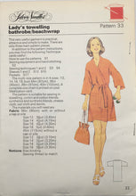 Load image into Gallery viewer, 1970&#39;s Vintage Sewing Pattern: Silver Needles Pattern 33
