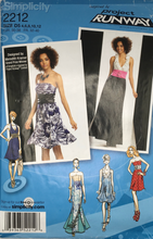 Load image into Gallery viewer, 2011 Sewing Pattern: Simplicity 2212
