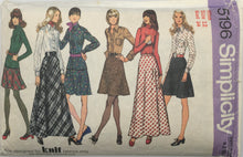 Load image into Gallery viewer, 1973 Vintage Sewing Pattern: Simplicity 5196
