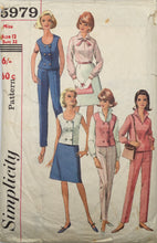 Load image into Gallery viewer, 1965 Vintage Sewing Pattern: Simplicity 5979
