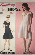 Load image into Gallery viewer, 1965 Vintage Sewing Pattern: Simplicity 6295
