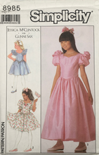 Load image into Gallery viewer, 1989  Vintage Sewing Pattern: Simplicity 8985
