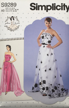 Load image into Gallery viewer, 2021 Sewing Pattern: Simplicity S9289
