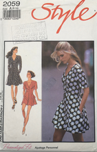 Load image into Gallery viewer, 1990’s Vintage Sewing Pattern: Style 2059
