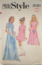Load image into Gallery viewer, 1971 Vintage Sewing Pattern: Style 3020
