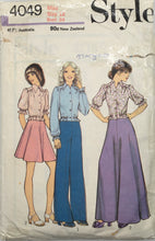 Load image into Gallery viewer, 1973 Vintage Sewing Pattern: Style 4049
