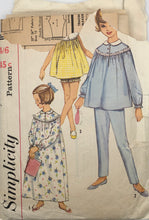 Load image into Gallery viewer, 1960’s Vintage Sewing Pattern: Simplicity 5552
